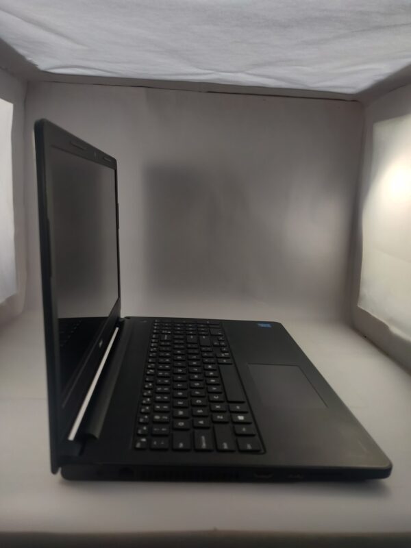 Computadora Laptop DELL Inspiron 15 color negro